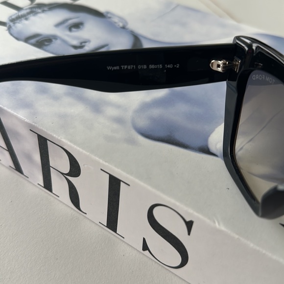 Authentic Tom Ford sunglasses - Picture 4 of 5